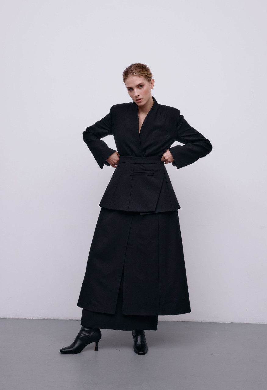 Flagman basque skirt in black