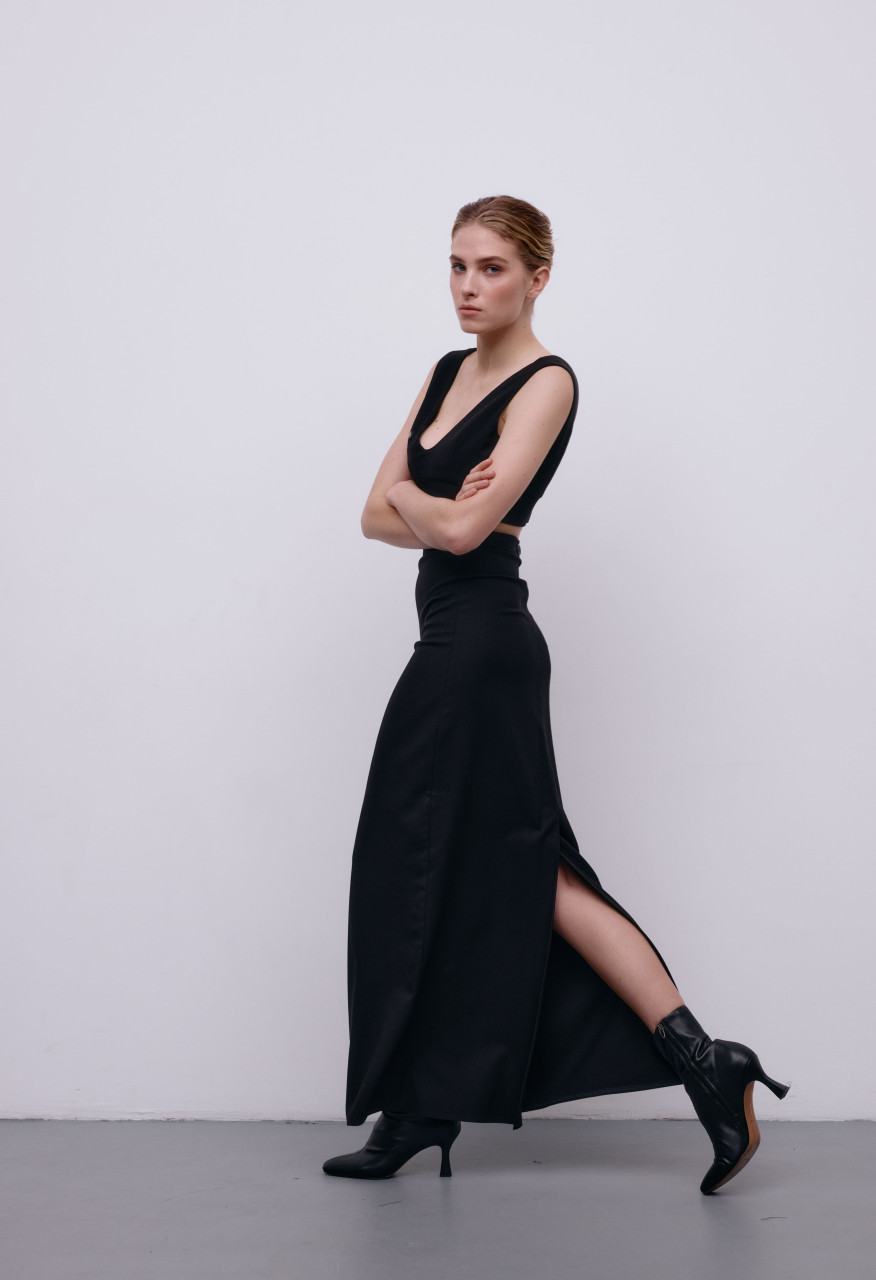 Flagman extra long black skirt