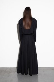 Skirt-like trousers