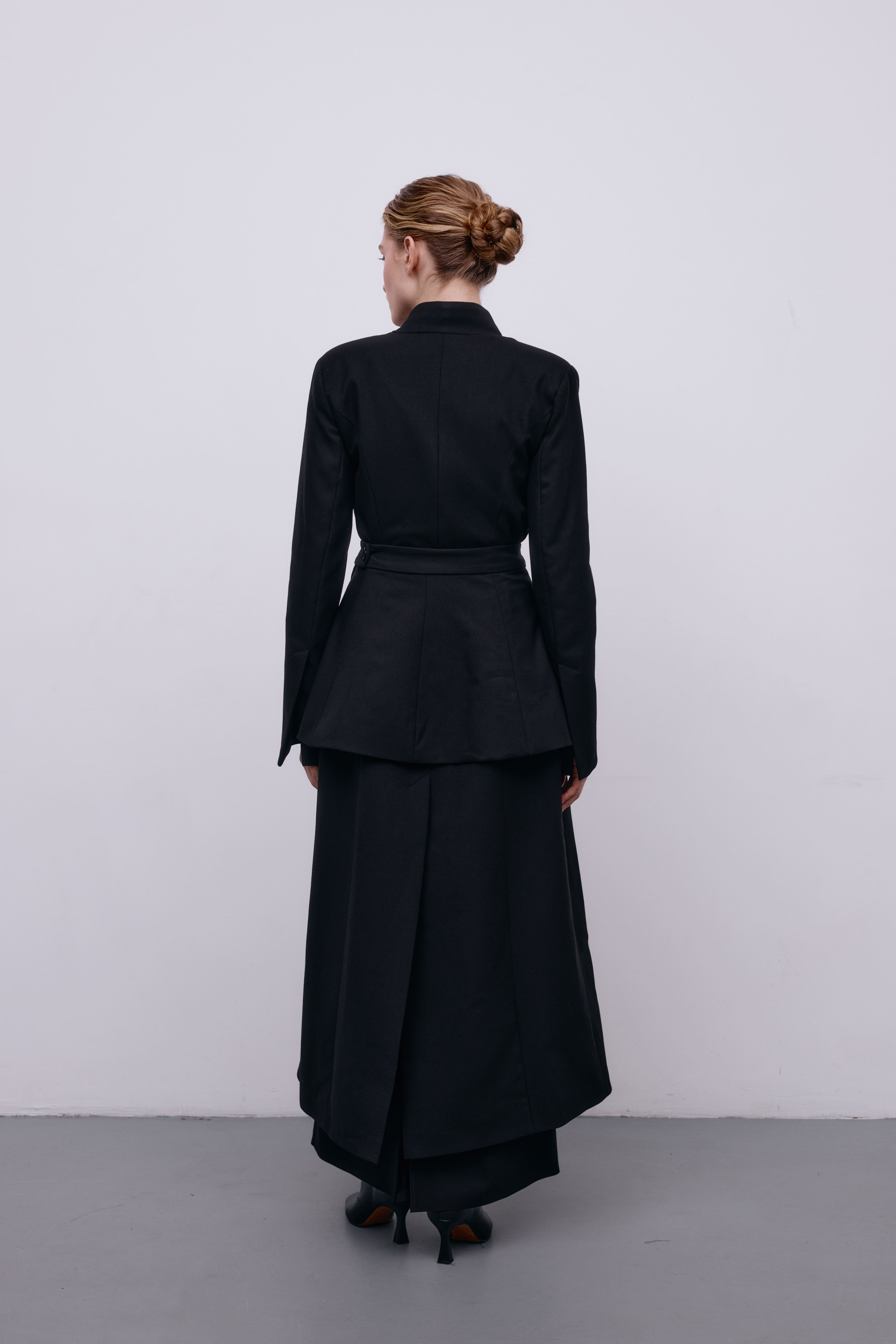 Flagman basque skirt in black